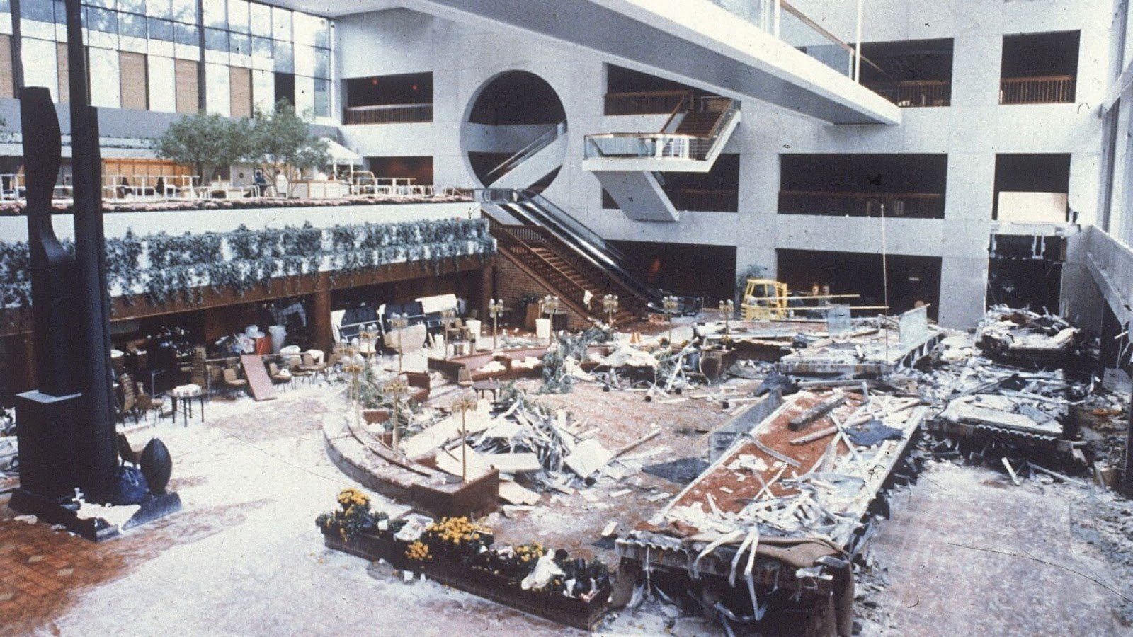 Hyatt Regency Walkway Collapse (1981)